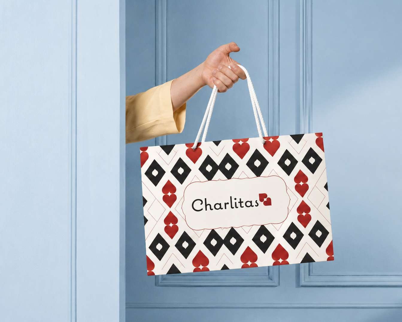 Bolsa de compra con la identidad de Charlitas