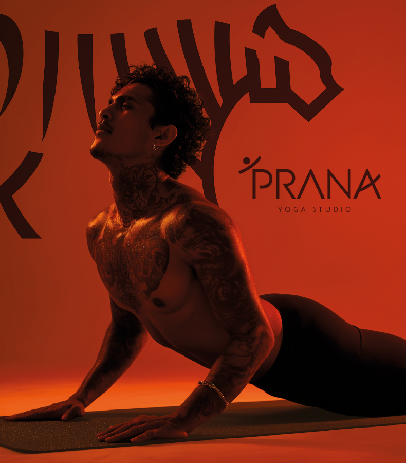 Práctica de yoga en el universo visual de Prana